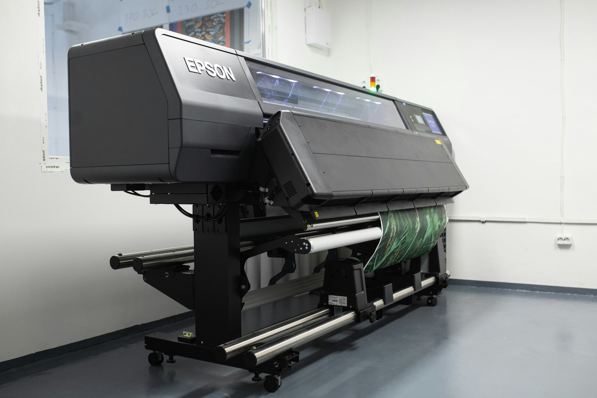 a large machine that is sitting on a table